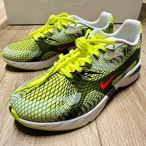 NIKE Ghoswift Volt/Laser